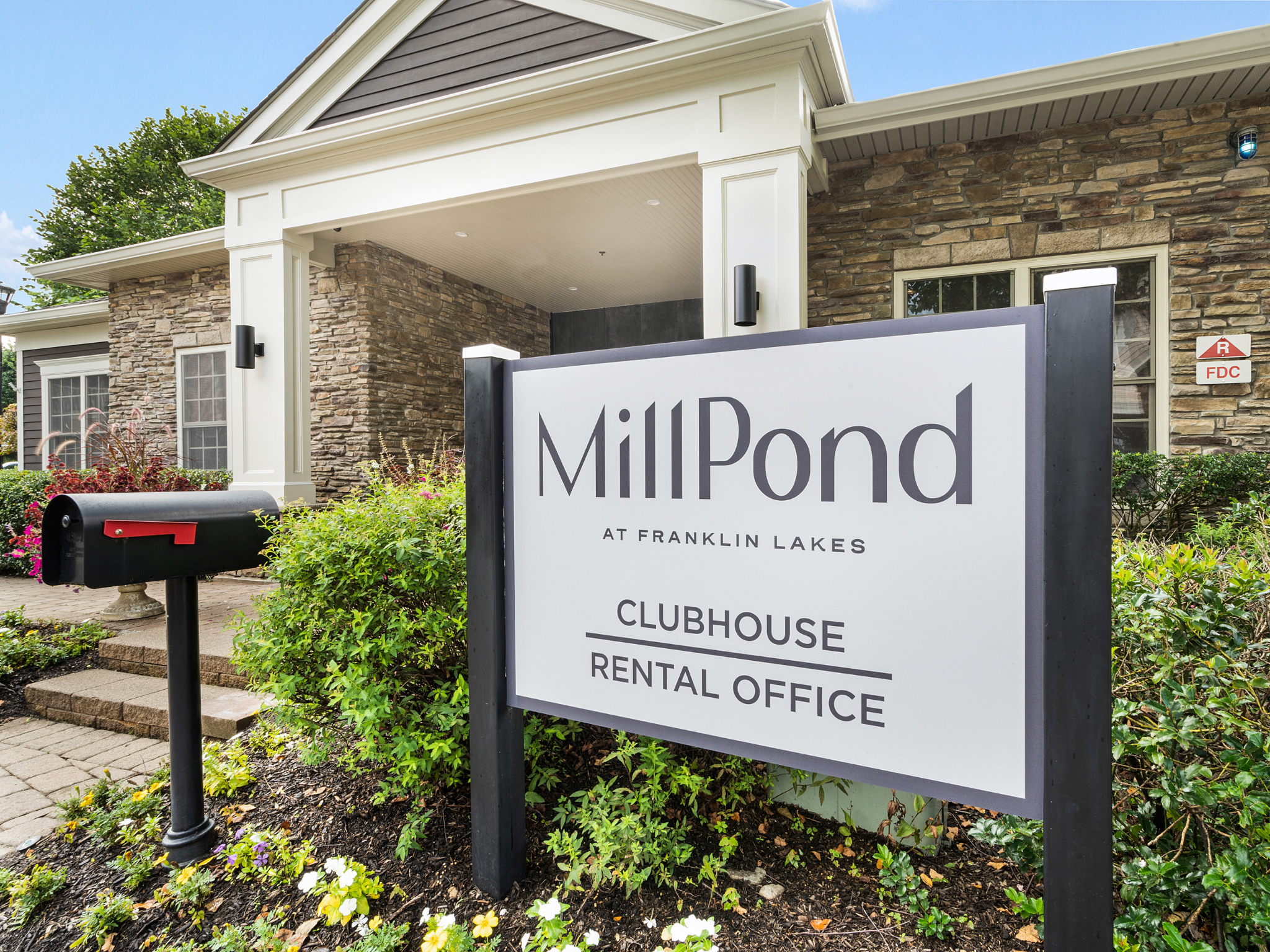 Millpond Clubhouse Exterior 1